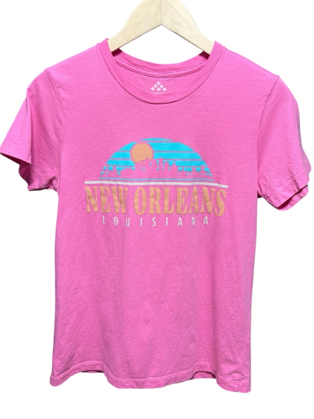 Bright pink New Orleans, Louisana tee size small